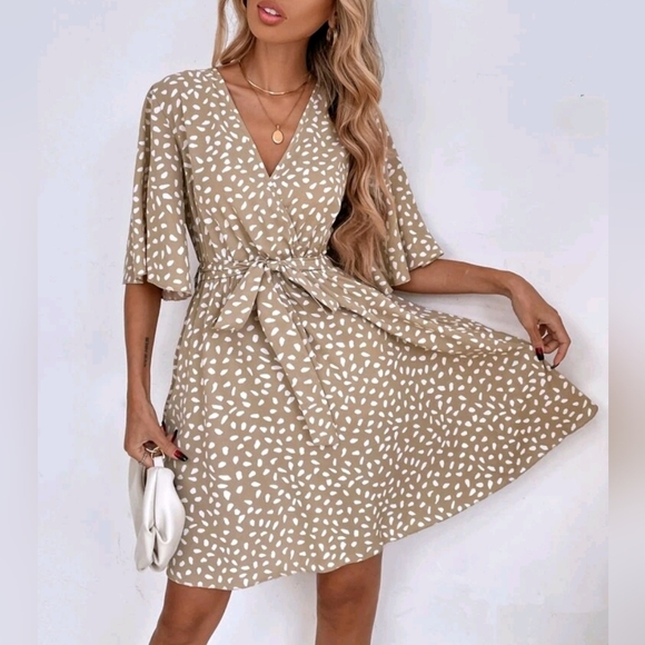 New Boho Short Flutter Sleeve Wrap Front Dress Belted Tan White - Picture 6 of 8
